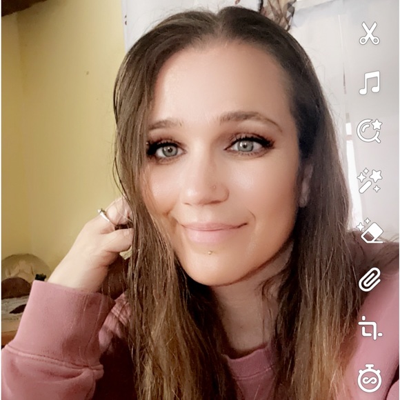 Meet your Posher, Sabrina - Picture 1 of 11